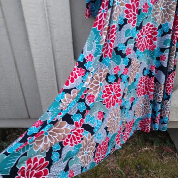 Metrostyle multi-colored, flower print dress - Picture 3 of 7